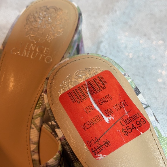 New Vince Camuto Sharrey slides Size 8M - Picture 2 of 8